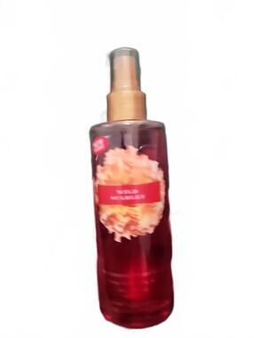 NEW Victoria’s Secret Wild Scarlet Fragrance Mist Apple Lily Musk 8.4 oz